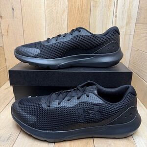 Under Armour Mens UA Surge 3 Running Shoes Cross Training Blackout Size 10.5 New